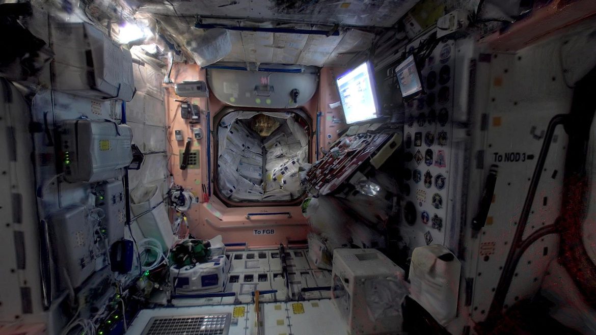 international space station interior.thumb 1