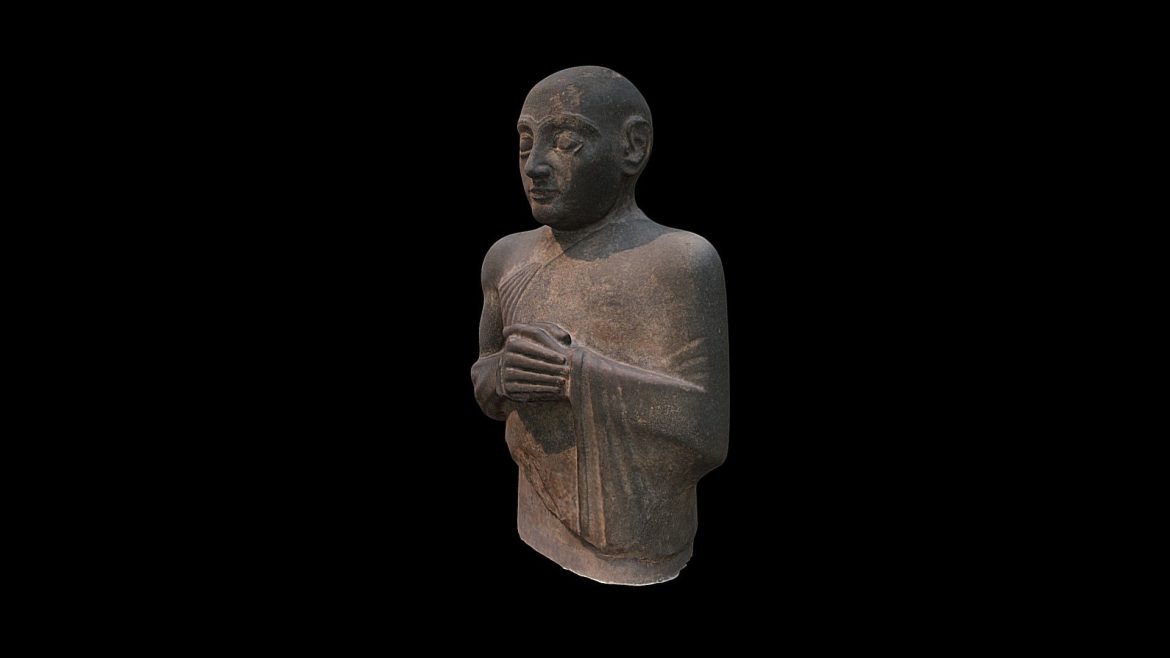 a statue of gudea.thumb